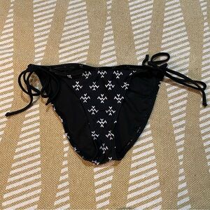 ✌️2/$10✌️ Black & White Pattern Tie Side Bikini Bottom - Size Small GUC